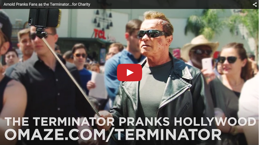 Schwarzenegger aprontando como Exterminador do Futuro